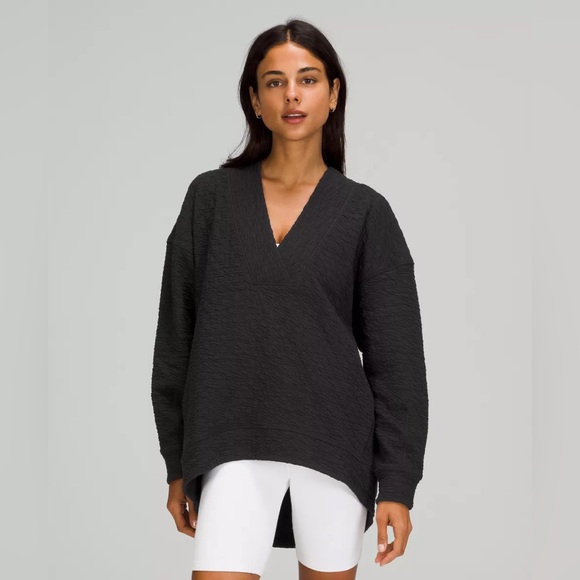 Lululemon Women's Rippled V-Neck Pullover in Black Athleisure- Size 4 - Picture 1 of 9
